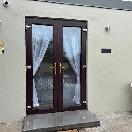 Small Remote Detached With Private Entrance Pensión Inishmuck