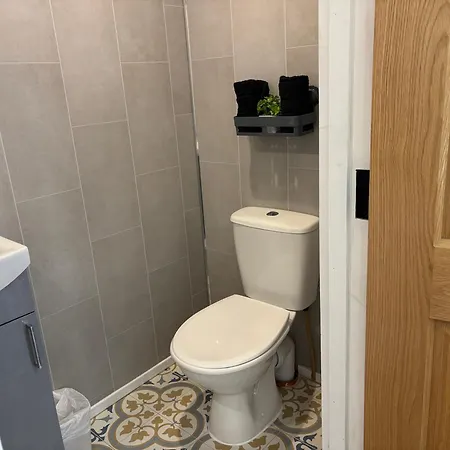 Small Remote Detached With Private Entrance Inishmuck